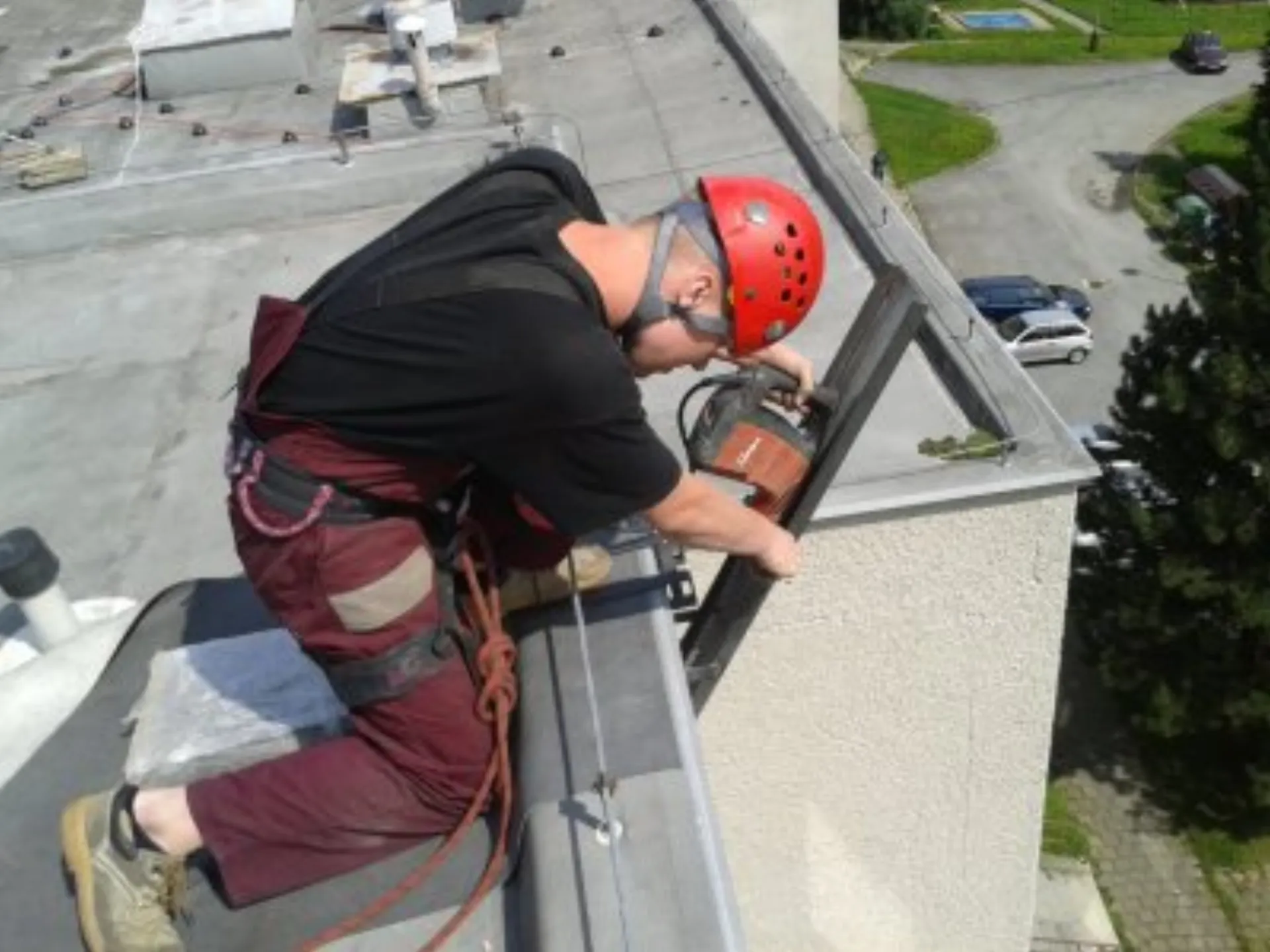 Zpevnění atikových panelů BD Vrbno